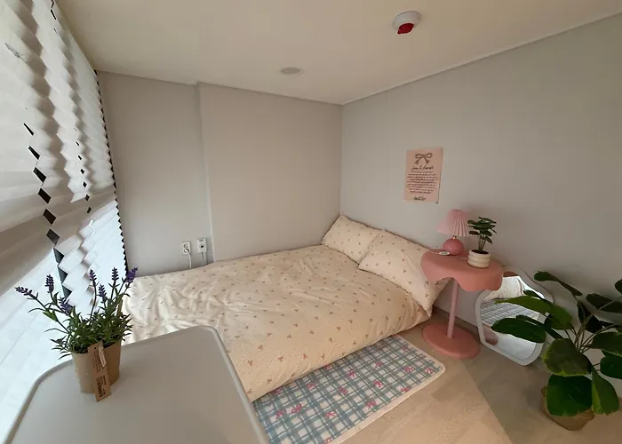 Kk House Cozy Near Hongdae Apartment